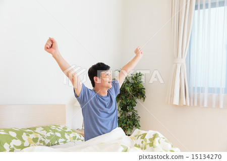 The man in the bedroom　 15134270