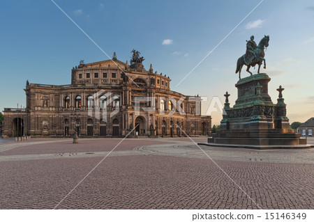 The Semper Opera House in Dresden The Semper Opera House in Dresden 15146349