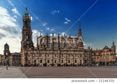 Katholische Hofkirche 15146350