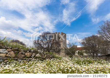 Platamon fortress against dramatic sky Platamon fortress against dramatic sky 15148373