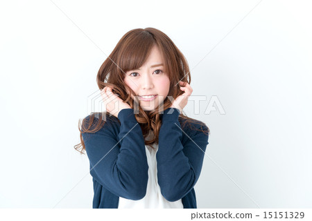 20s年輕人的白色backcut模型 20s年輕人的白色backcut模型 15151329