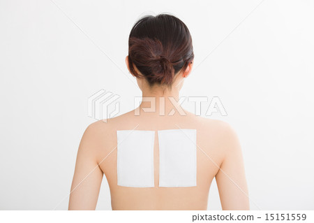 A young lady with a poultice on the shoulder blades 15151559