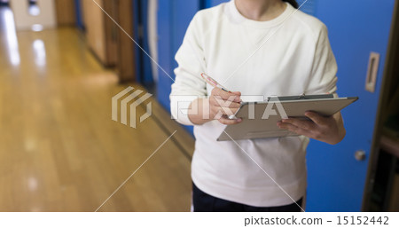 PE teacher 15152442