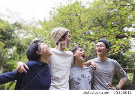 Young man 4 people laugh with a smile smiling with a shoulder in the park 15156611