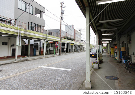 Himi station front shopping street 15163848