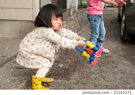 小孩在玩 15165271