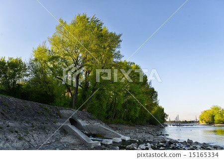 Cooling water flowing into the river 15165334