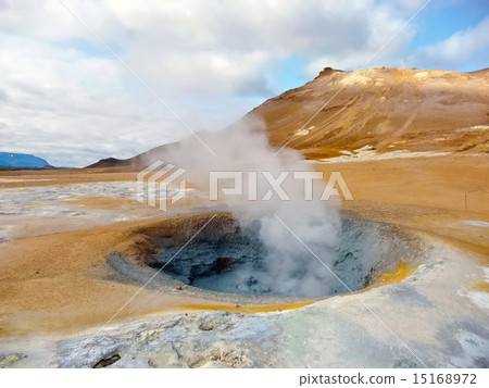 Iceland geothermal fumarole 15168972