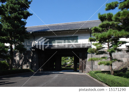 Edo castle Hirakawa gate 15171290