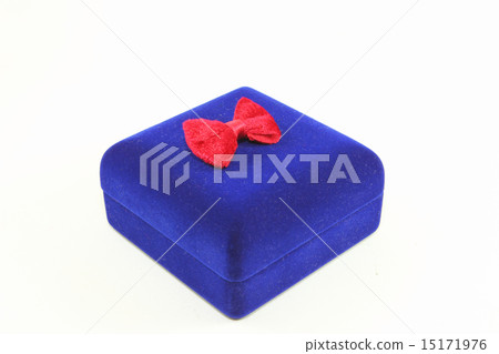 Blue velvet box 15171976