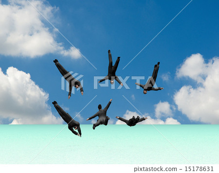 A group of businessmen who jump into the sea 15178631