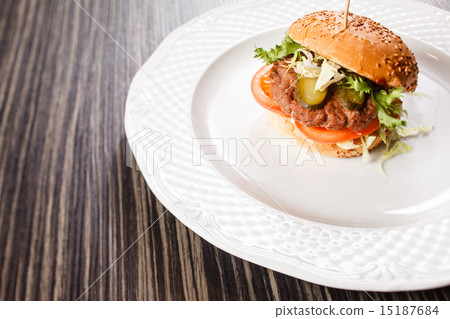 tasty burger 15187684