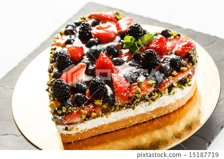 berry cake 15187719