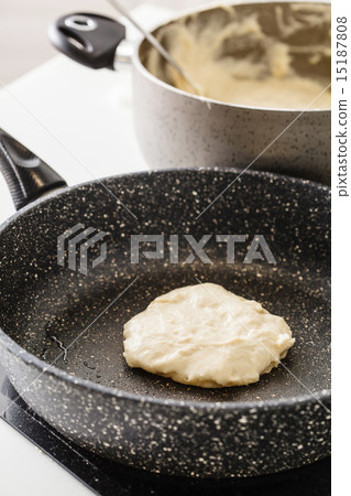 pancake on the pan 15187808