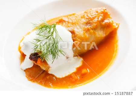 stuffed cabbage leaf 15187887