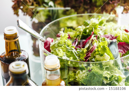 fresh salad 15188106