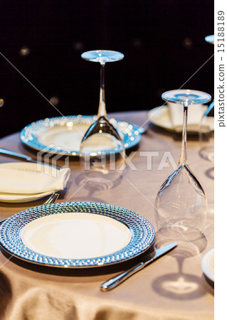 set in restaurant 15188189