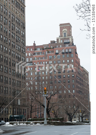 Park av under the rain 15188468