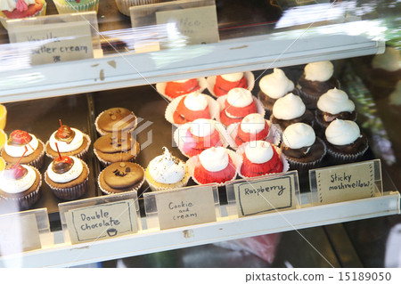 colorful cupcakes 15189050