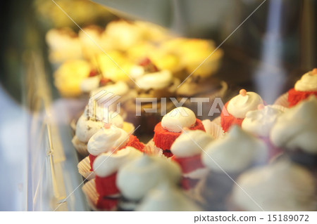 colorful cupcakes 15189072