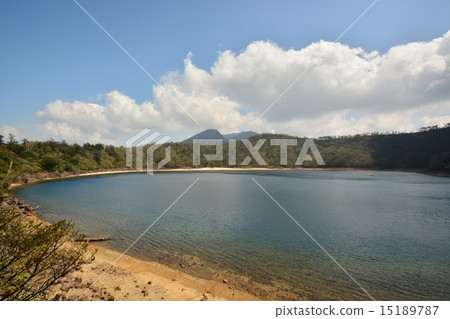 霧島山脈的Rokkishin Oike和Kake-kake（Kaku-dake） 15189787