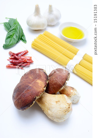 Italian food ingredients 15191383