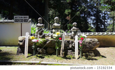 Mori Ranmaru's grave 15192334
