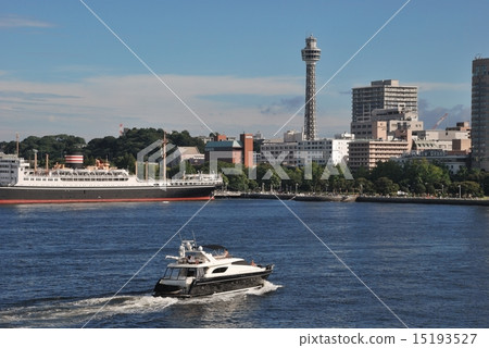 Marine tower and ship 15193527