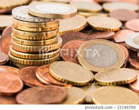 Euros 15198700