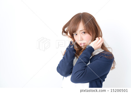 20s年輕人的白色backcut模型 20s年輕人的白色backcut模型 15200501