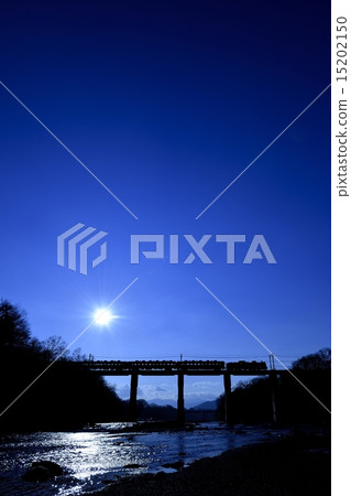 SL crossing a bridge SL crossing a bridge 15202150