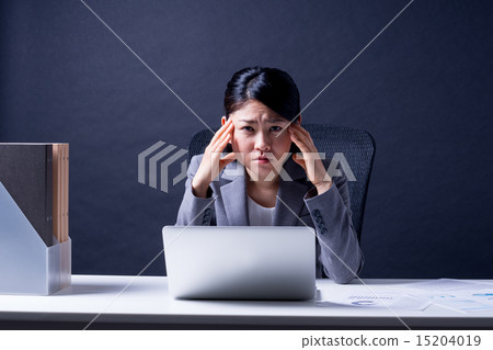 擔心的女商人 擔心的女商人 15204019