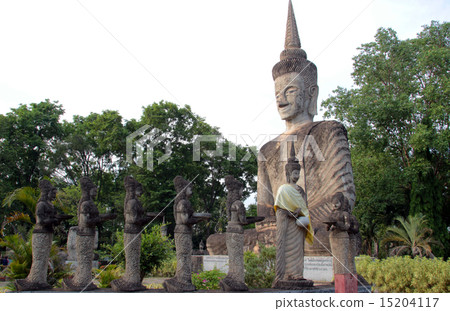 Buddha hindu statue at Sala Kaew Ku. Thailand 15204117