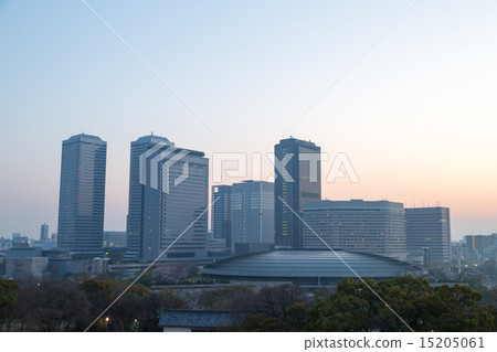 Osakajo Hall and Osaka Business Park in the early morning 15205061
