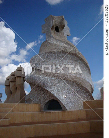 Casa Mila 15205629