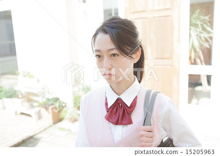 人 怒色 陰沉著臉 15205963