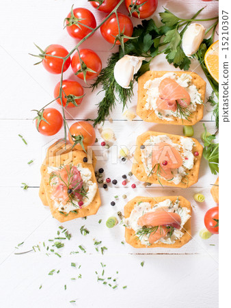 Salmon snacks 15210307