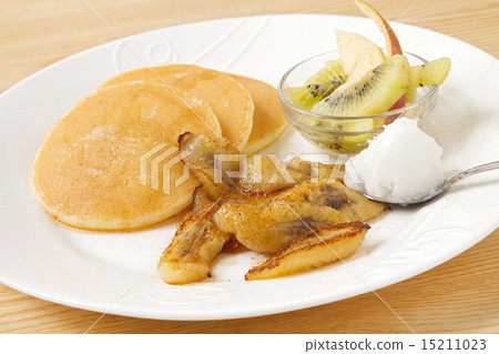 Banana coconut sauté pan cake 15211023