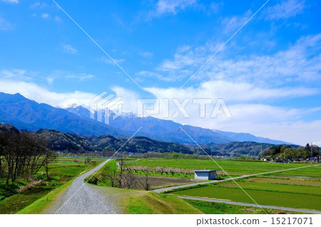 Foothills of spring (3) Foothills of spring (3) 15217071