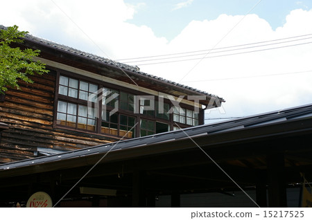 Old school building Old school building 15217525