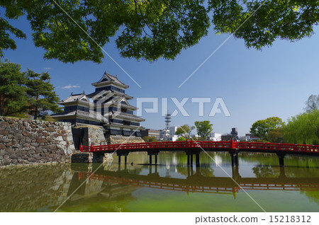 Shinshu Spring National Treasure Matsumoto Castle and Embedded Bridge Shinshu Spring National Treasure Matsumoto Castle and Embedded Bridge 15218312