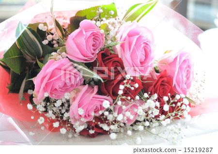 A bouquet of roses 15219287