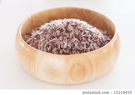 Berry rice in wooden bowl Berry rice in wooden bowl 15219459