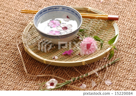 Spa floral composition 15220084