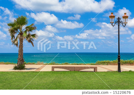 Promenade along the shore of Mediterranean sea. 15220676