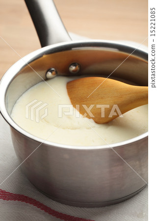 Bechamel sauce in a pan Bechamel sauce in a pan 15221085