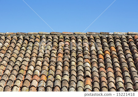 Old roof tiles 15221418
