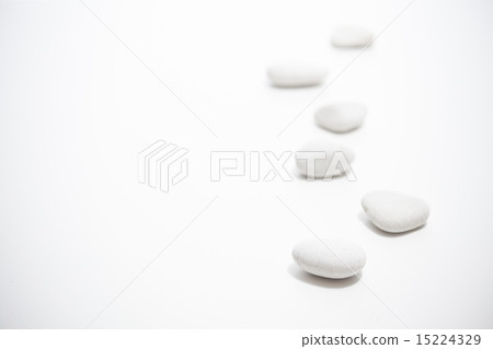 White cobblestone stone 15224329
