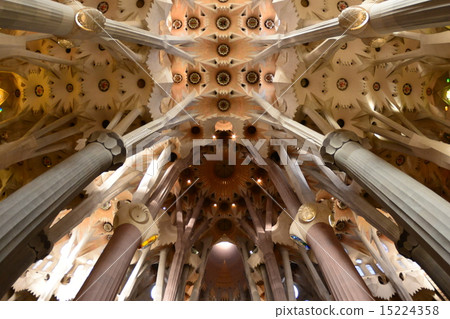 Sagrada Familia  15224358