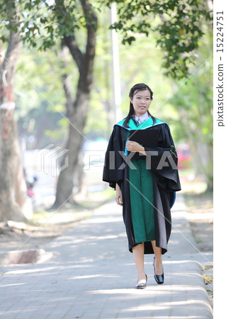 The girl in Graduation day The girl in Graduation day 15224751